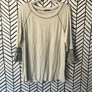 3/4 sleeve Top. Large